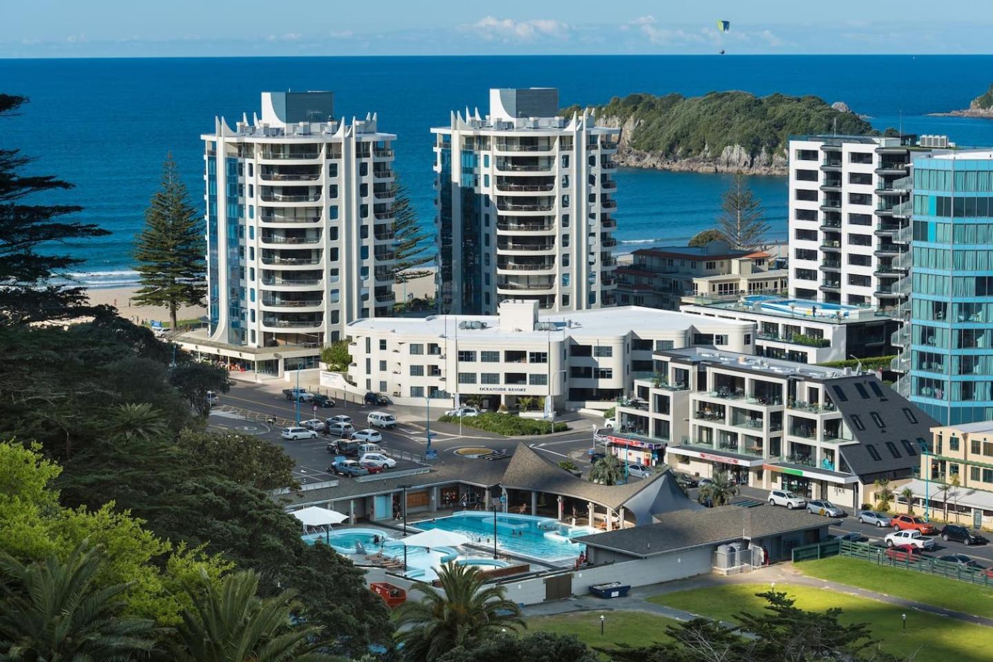 Oceanside Bliss - Absolute Beachfront - Uninterrupted Ocean Views With Pool Apartment Mount Maunganui Bagian luar foto