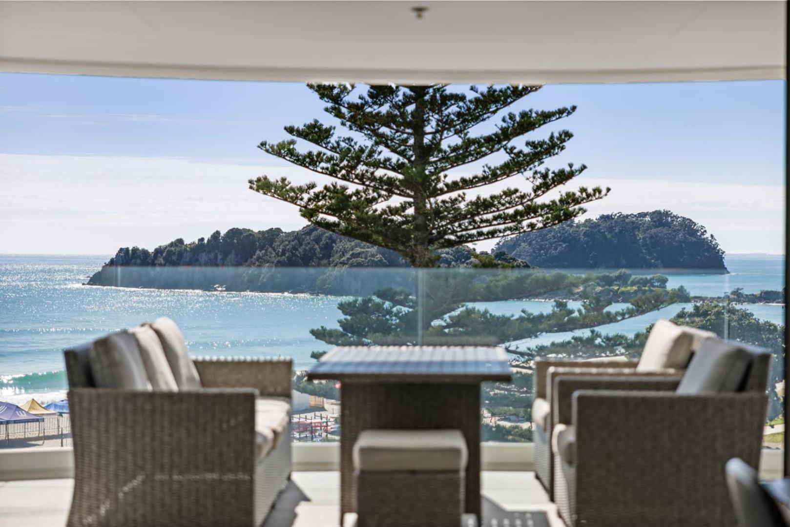 Oceanside Bliss - Absolute Beachfront - Uninterrupted Ocean Views With Pool Apartment Mount Maunganui Bagian luar foto