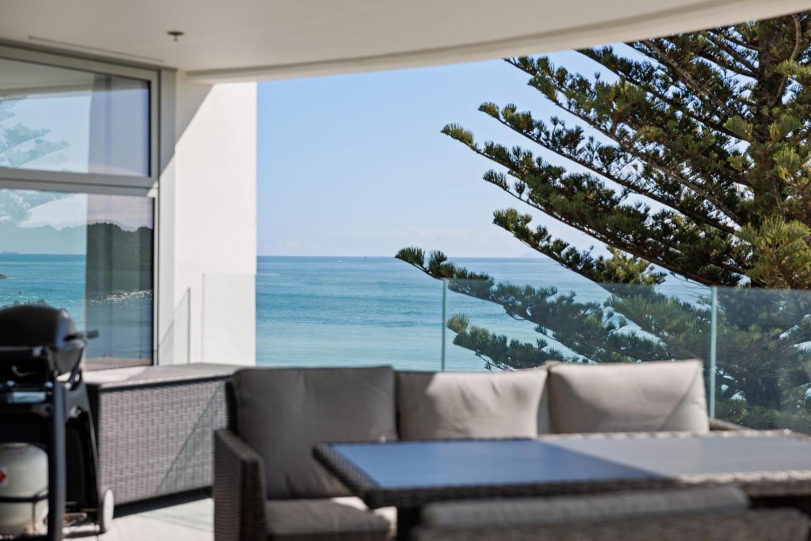 Oceanside Bliss - Absolute Beachfront - Uninterrupted Ocean Views With Pool Apartment Mount Maunganui Bagian luar foto