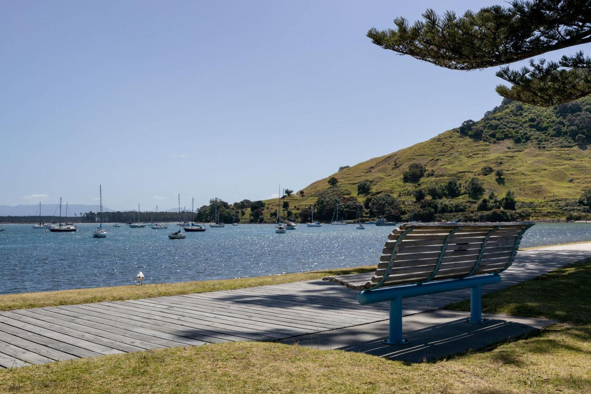 Oceanside Bliss - Absolute Beachfront - Uninterrupted Ocean Views With Pool Apartment Mount Maunganui Bagian luar foto